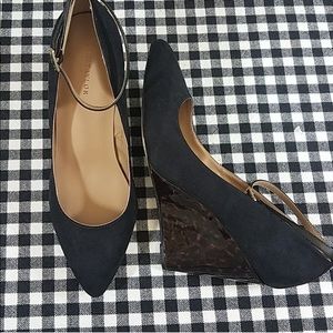 Ann Taylor Suede & Tortoiseshell Wedges 😍